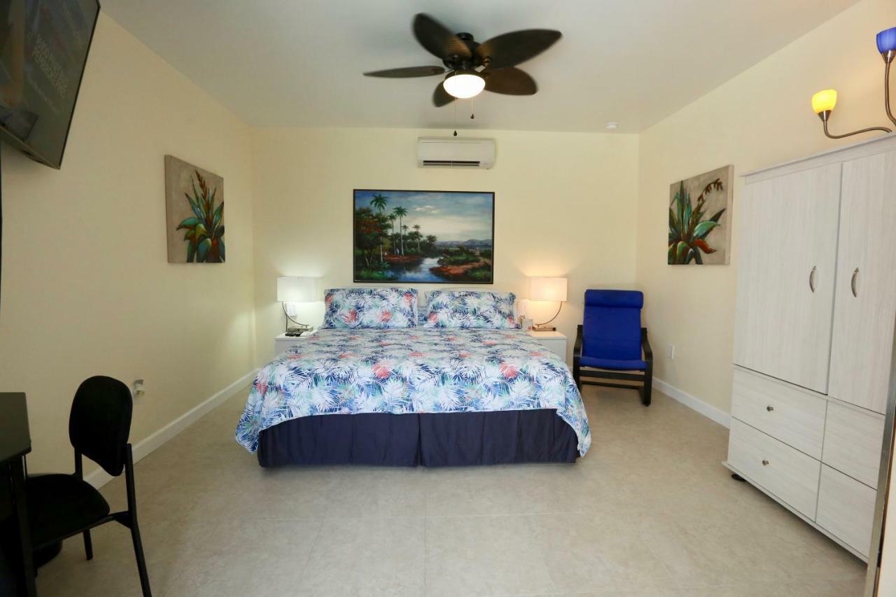 Fantasy Island Inn, Caters To Men Wilton Manors Exterior photo